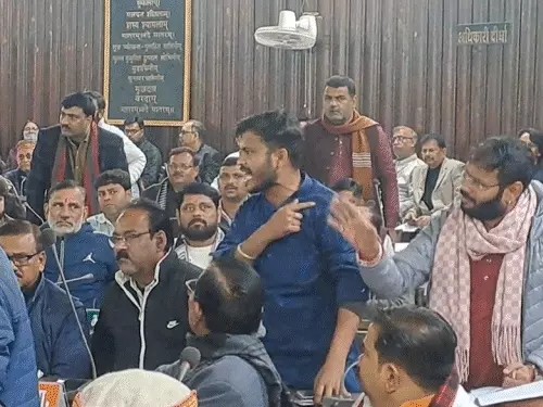 कानपुर नगर निगम में 'अपनों' का विद्रोह: बीजेपी पार्षदों ने पूछा- "सदन में चोर कौन?"