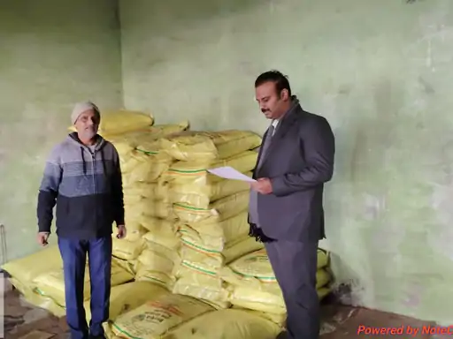 उन्नाव में खाद माफियाओं पर प्रशासन का हंटर
