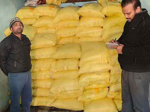 दो दुकानों के लाइसेंस सस्पेंड, 5 को नोटिस