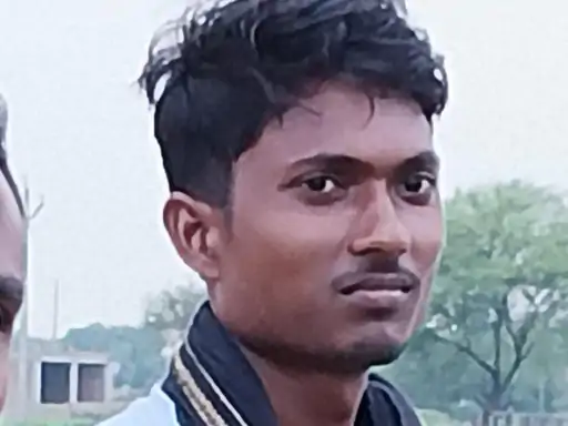अज्ञात वाहन की टक्कर से बाइक सवार युवक की दर्दनाक मौत