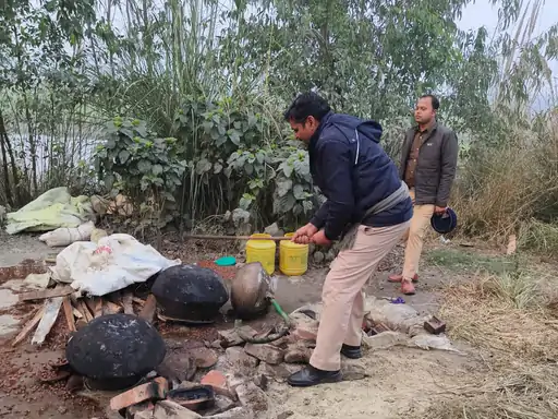 उन्नाव में 'जहरीली' शराब के ठिकानों पर प्रहार