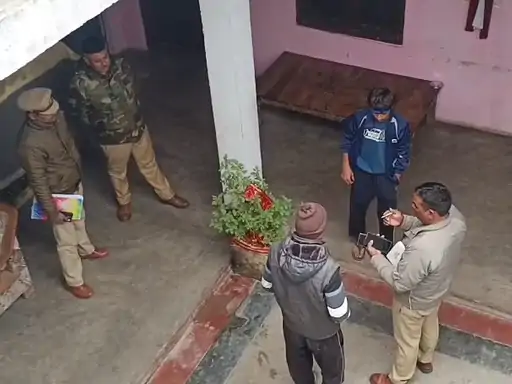 बीघापुर में चोरों का तांडव, सोते रहे ग्रामीण और घर से साफ हो गए 22 तोला सोना-चांदी; दूसरे घर में भी सेंधमारी का प्रयास