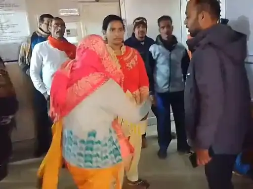 भतीजी के जेवर गिरवी रखवाकर हड़पे 4 लाख