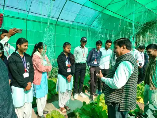 BUAT बांदा में 'भविष्य के किसानों' का पाठशाला