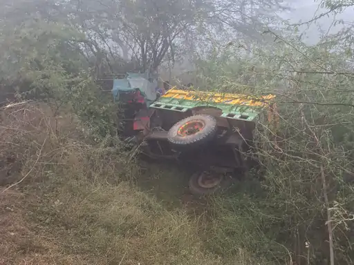 बांदा में काल बनी ट्रैक्टर-ट्रॉली