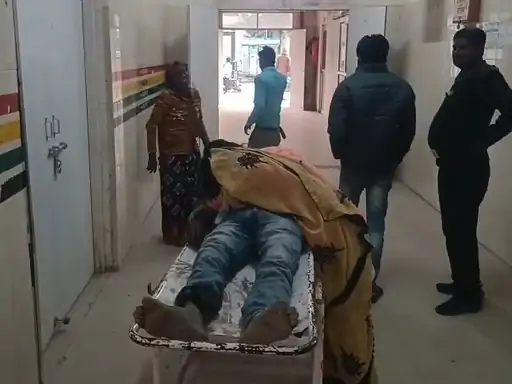 खेत में पानी लगाते समय सांप के डसने से किसान की मौत