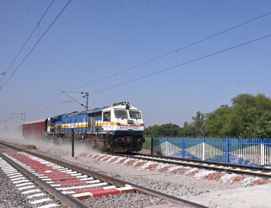 रेलखंड का निरीक्षण पूरा, 120 किमी/घं. स्पीड ट्रायल सफल