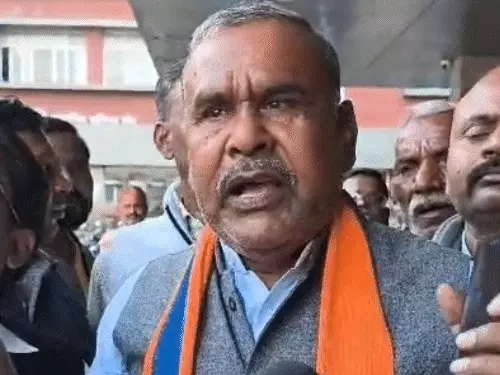 अपमान का आरोप! SC-ST आयोग सदस्य ने कानपुर महापौर पर लगाया जातिगत दुर्भावना का आरोप, बोले- "वाल्मीकि हूँ, इसलिए पानी भी नहीं पिलाया"