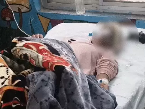 सफाई ड्यूटी से तंग आकर किशोरी ने पिया फिनायल