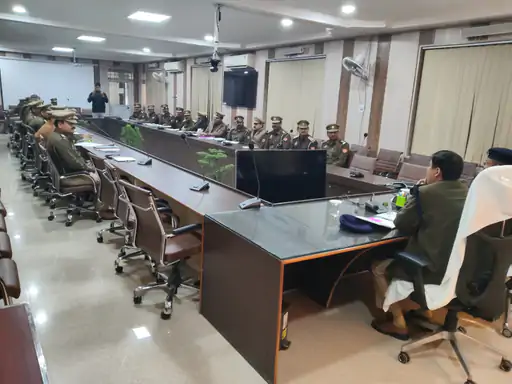 एसपी की दो टूक: उन्नाव में चोरी हुई तो नपेंगे चौकी इंचार्ज, बोले- अपराध नियंत्रण पर दें ध्यान, लापरवाही बर्दाश्त नहीं