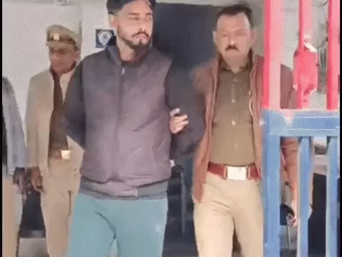 फिल्म प्रोड्यूसर का साथी गिरफ्तार: कानपुर में अंडा कारोबारी से ₹3.30 करोड़ ठगे, ₹60 लाख की रंगदारी मांगने का आरोप