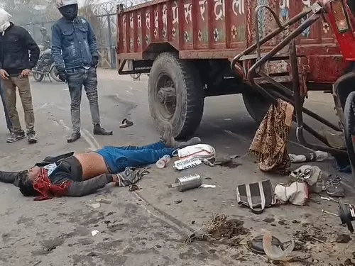 पलटी ट्रैक्टर-ट्रॉली, 7 मजदूर घायल, 2 की हालत नाजुक