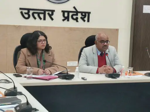 बच्चों की थाली रही खाली तो भड़के DM, BDO और BEO समेत कई बड़े अफसरों का रोका वेतन