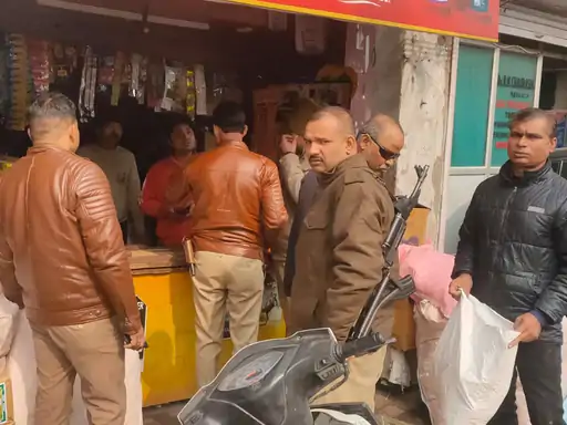 चमनगंज में 'नकली बीड़ी' के काले कारोबार का भंडाफोड़