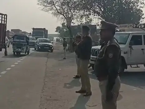 8 किलोमीटर तक रेंगते रहे वाहन