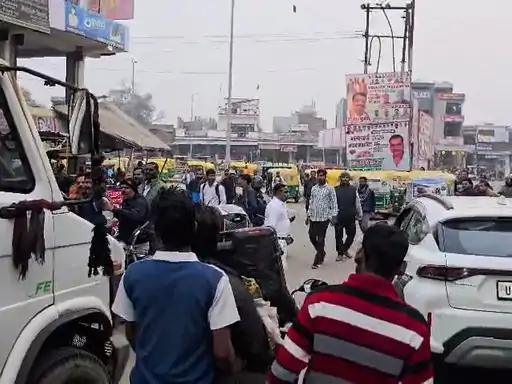 गदनखेड़ा चौराहे पर युवक की बेरहमी से पिटाई