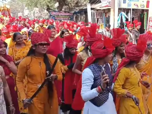 'रामलला' स्थापना की दूसरी वर्षगांठ पर उमड़ा आस्था का सैलाब