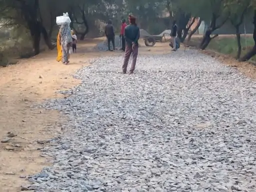 अतर्रा में सड़क निर्माण में 'खेल'