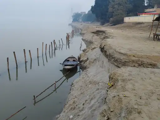 उन्नाव में 'जल-समाधि' लेते आस्था के केंद्र