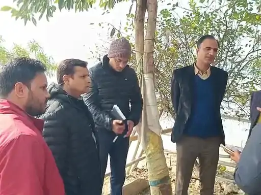 शुक्लागंज में शिव पांडा घाट तक पहुँचा कटान का खतरा