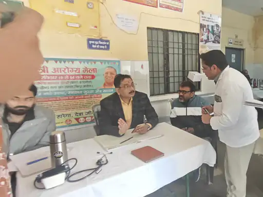 प्रभारी सीएमओ का पीएचसी पर औचक छापा