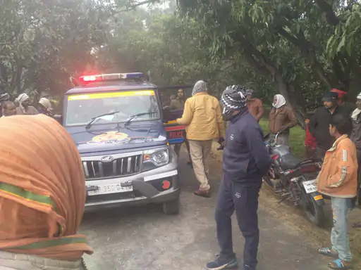 आम के पेड़ से लटका मिला 22 वर्षीय युवक का शव