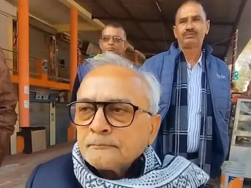 बोले- "सपा मेरी रगों में, विचारधारा से समझौता नहीं"