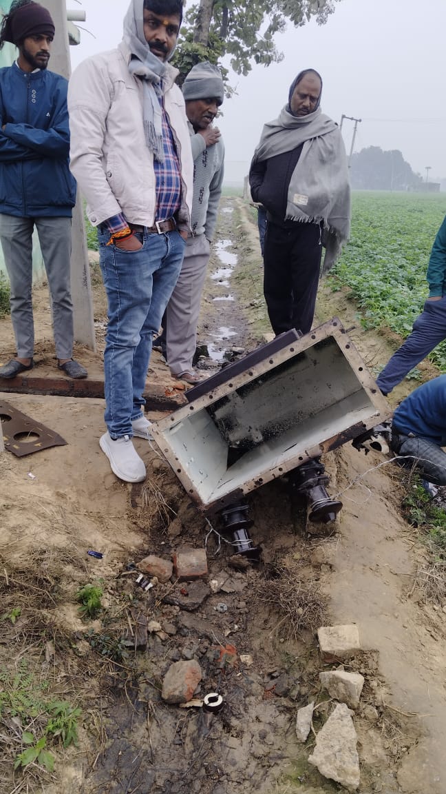 कन्नौज: चोरों के हौसले बुलंद, 4 महीने में तीसरी बार ट्रांसफार्मर से सामान चोरी
