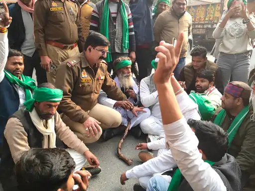 CM से मिलने जा रहे अन्नदाताओं का रास्ता रोका