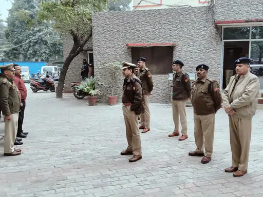हेलमेट और सीट बेल्ट न लगाने वाले पुलिसकर्मियों पर गिरेगी गाज