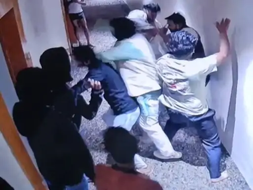 होटल रॉयल ऑर्बिट में भाजपा नेता और कथा आयोजक समर्थकों के बीच खूनी संघर्ष