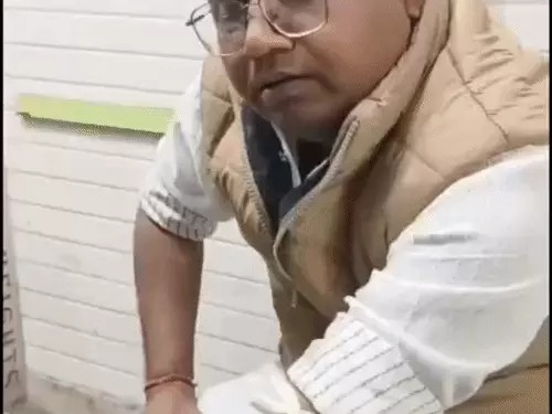 प्रधानमंत्री को खून से लिखा पत्र