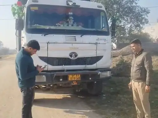 खनन विभाग ने घेराबंदी कर पकड़े 7 ट्रक