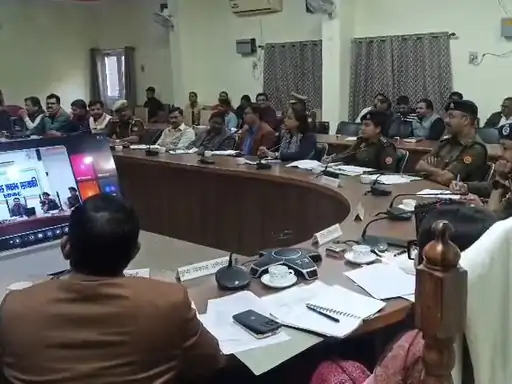 जिलाधिकारी ने धर्मगुरुओं के साथ की बैठक