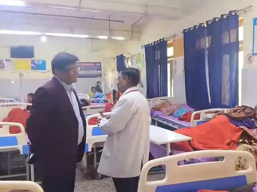 गंदगी देख भड़के डॉक्टर पवन