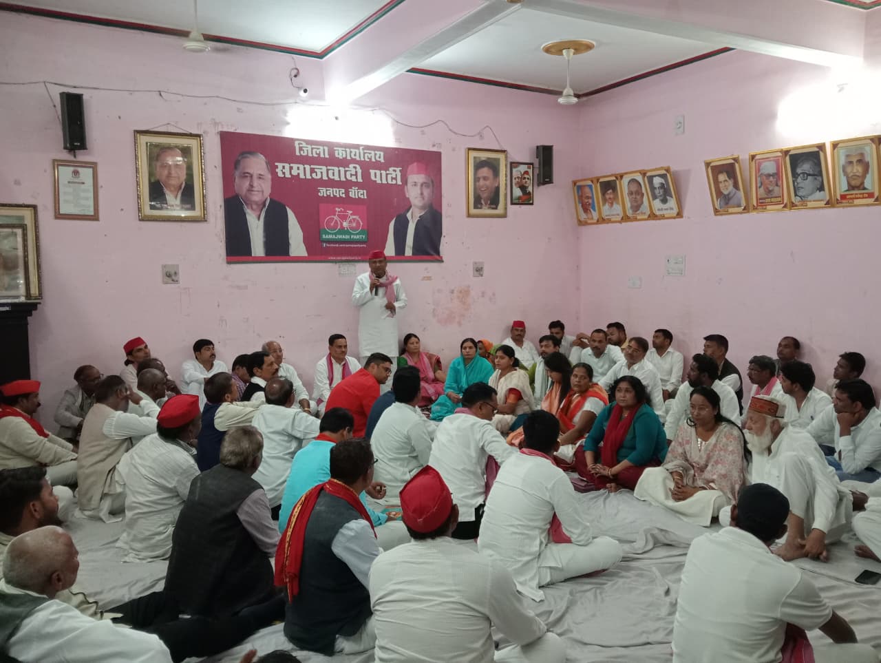 सपा की मासिक बैठक में मिशन 2027 की हुंकार;