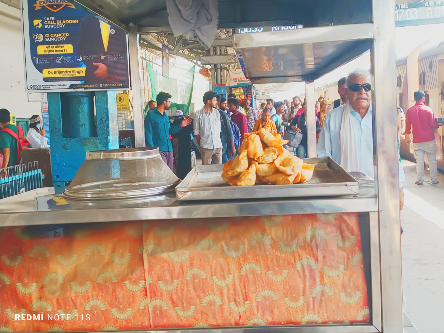 'पटरी' से उतरी व्यवस्था