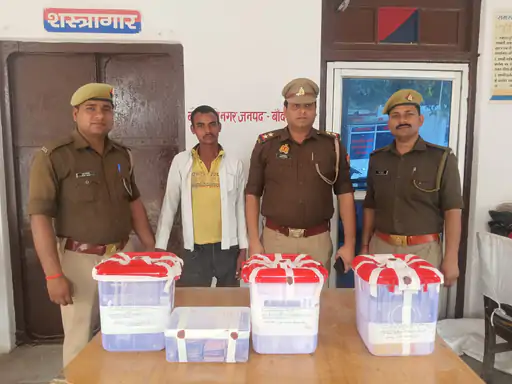 पुलिस ने शातिर को दबोचा, 31 स्मार्टफोन बरामद