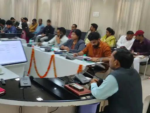उन्नाव में जनगणना 2027 का बिगुल: पहली बार पूरी तरह डिजिटल होगी गणना, कलेक्ट्रेट में अधिकारियों को दिया गया कड़ा प्रशिक्षण